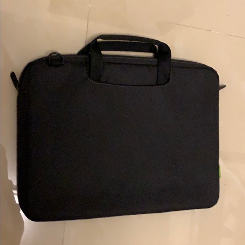 Computer case - Picture 3 of 5